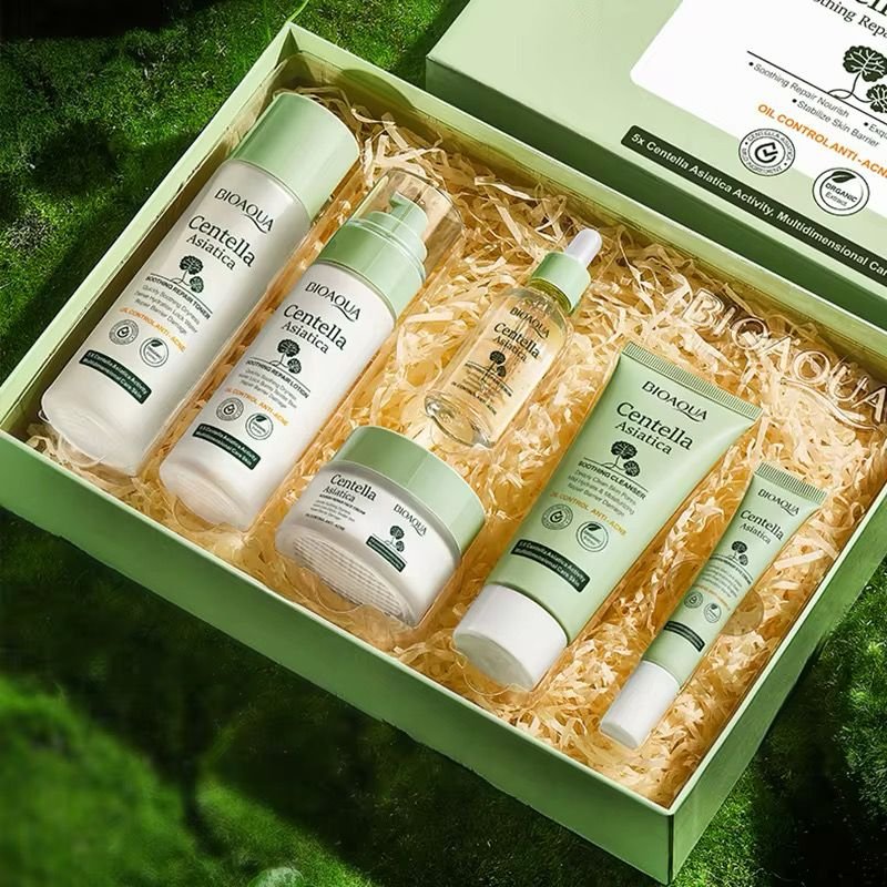 BIOAQUA, Ensemble de six produits à base de Centella Asiatica, soins du visage apaisant et réparatrice 